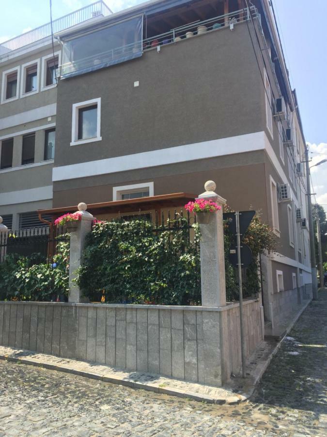 Hotel Bujtina Bicolli 科尔察 外观 照片
