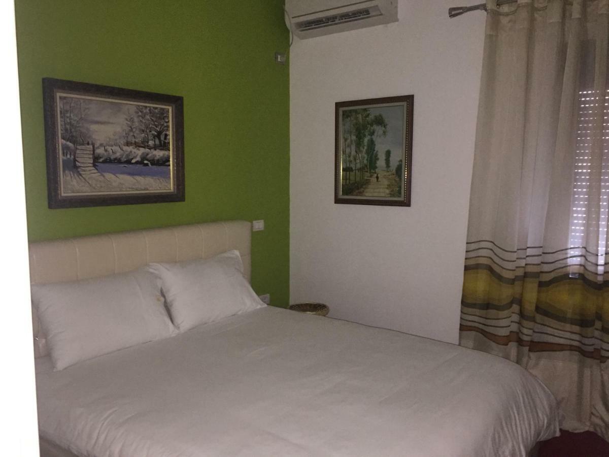 Hotel Bujtina Bicolli 科尔察 外观 照片