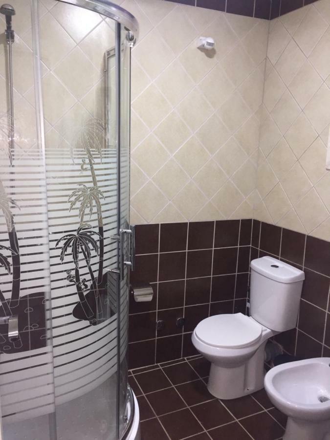 Hotel Bujtina Bicolli 科尔察 外观 照片