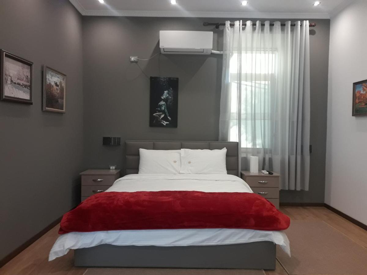 Hotel Bujtina Bicolli 科尔察 外观 照片